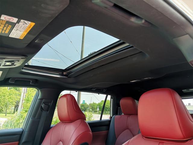 used 2021 Toyota Highlander car, priced at $34,995