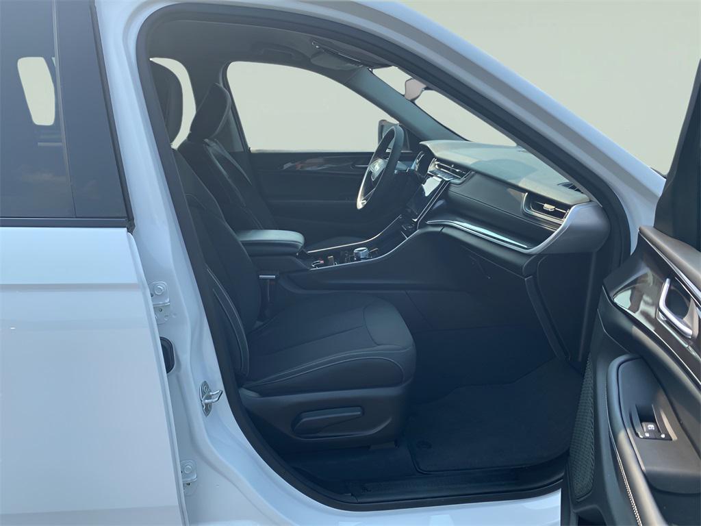 used 2023 Jeep Grand Cherokee car, priced at $31,188