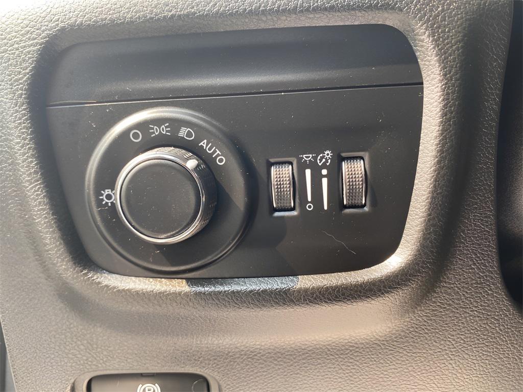 used 2023 Jeep Grand Cherokee car, priced at $31,188