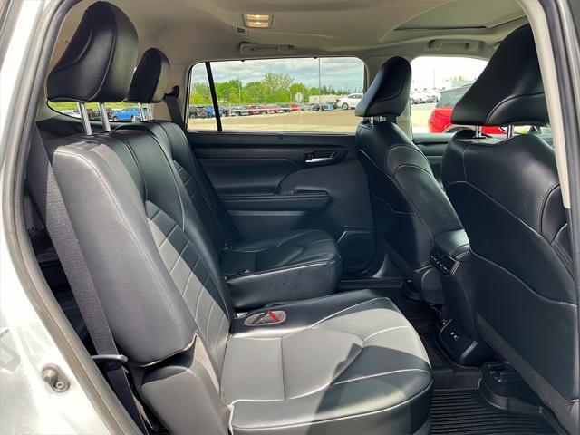used 2021 Toyota Highlander Hybrid car, priced at $35,495