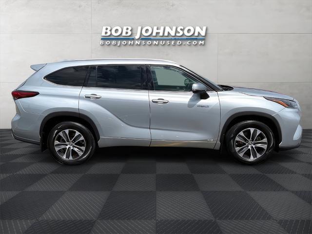 used 2021 Toyota Highlander Hybrid car, priced at $35,495
