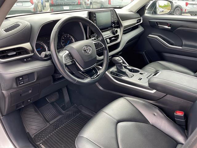 used 2021 Toyota Highlander Hybrid car, priced at $35,495