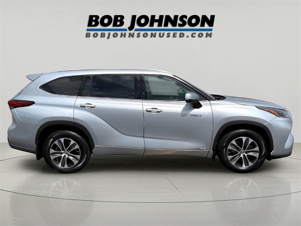 used 2021 Toyota Highlander Hybrid car, priced at $33,263