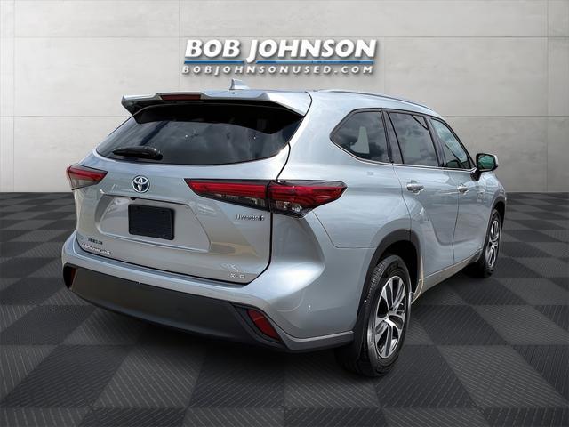 used 2021 Toyota Highlander Hybrid car, priced at $35,495