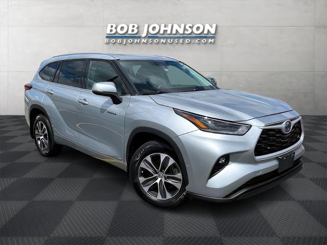 used 2021 Toyota Highlander Hybrid car, priced at $35,495