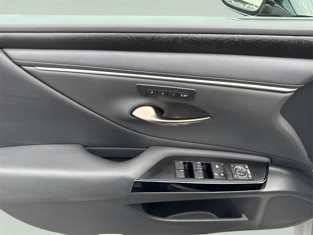 used 2024 Lexus ES 350 car, priced at $37,931