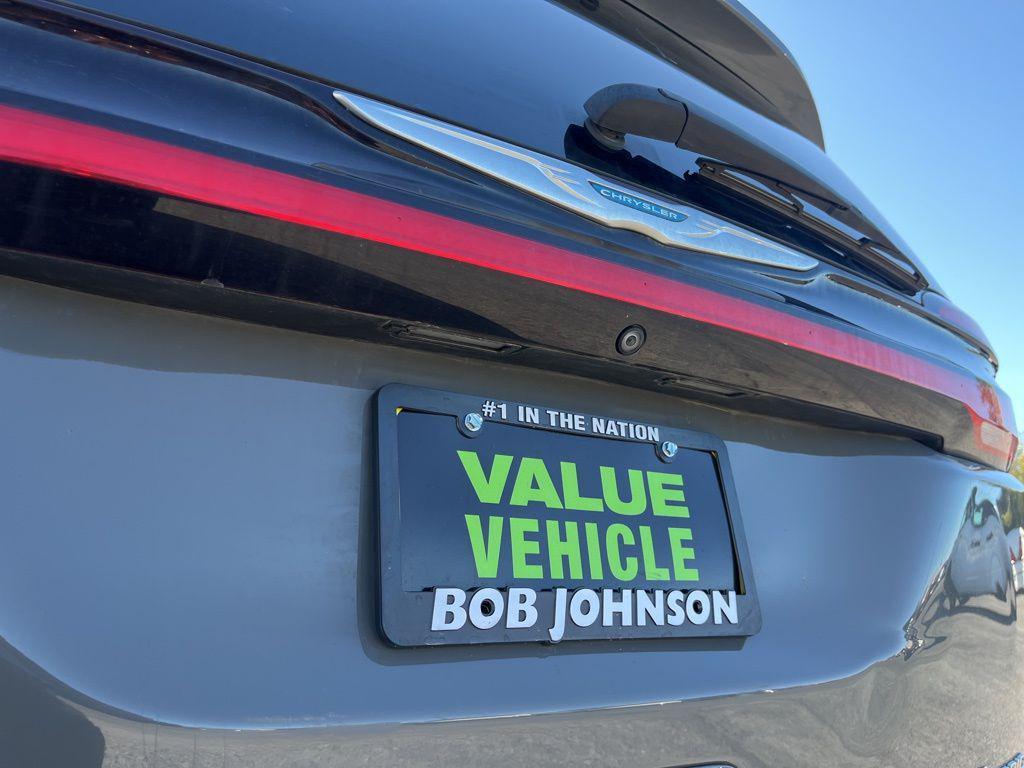 used 2021 Chrysler Pacifica Hybrid car, priced at $18,850