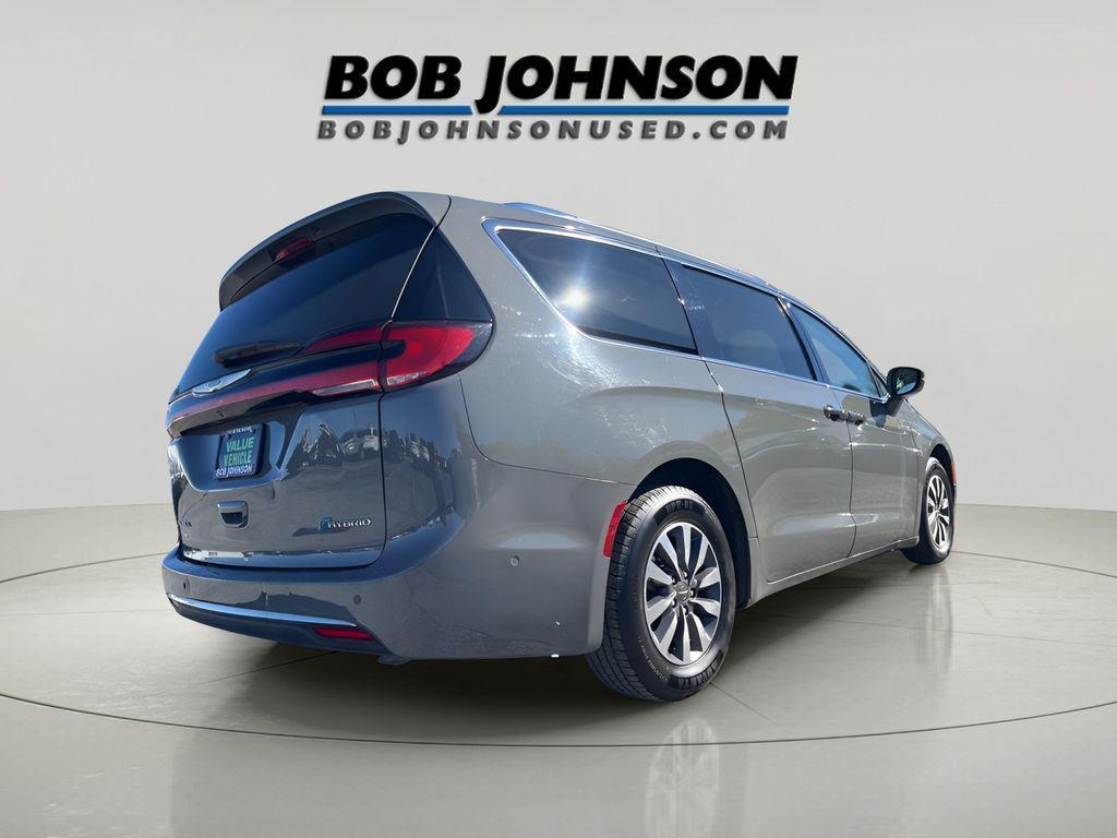 used 2021 Chrysler Pacifica Hybrid car, priced at $18,850
