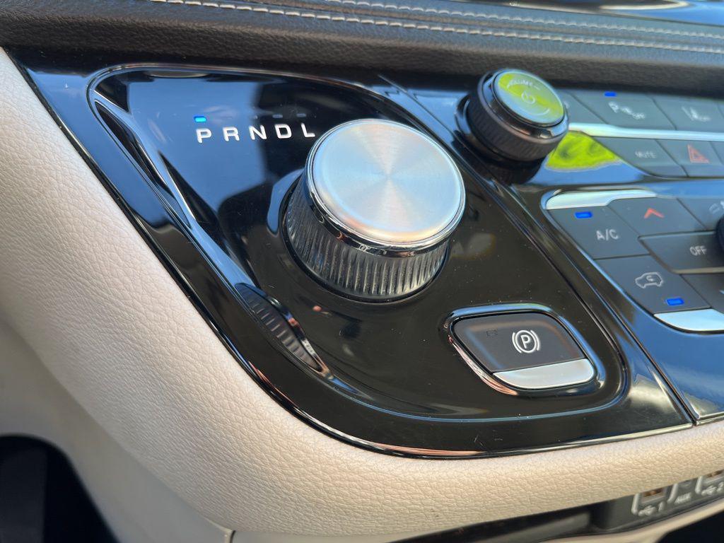 used 2021 Chrysler Pacifica Hybrid car, priced at $18,850