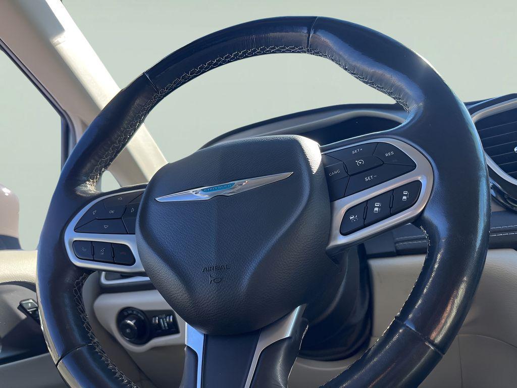 used 2021 Chrysler Pacifica Hybrid car, priced at $18,850