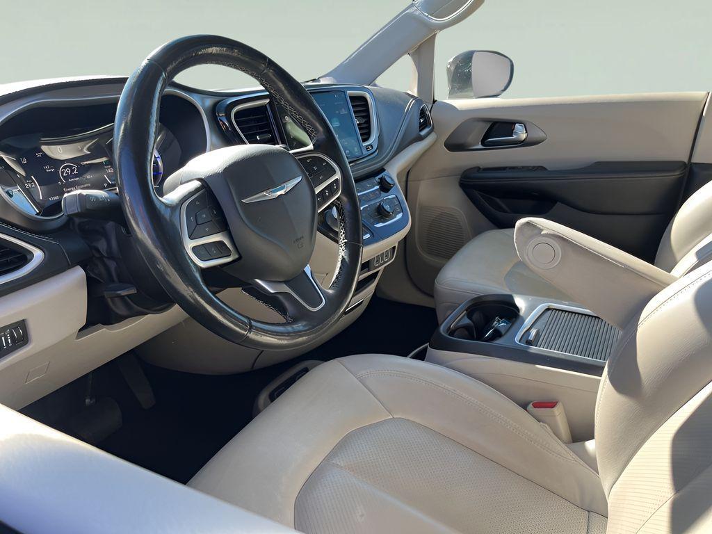 used 2021 Chrysler Pacifica Hybrid car, priced at $18,850