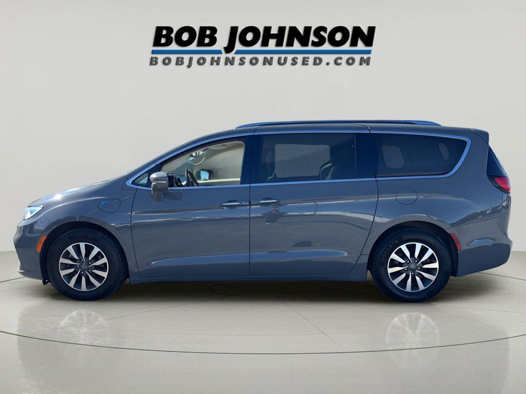used 2021 Chrysler Pacifica Hybrid car, priced at $18,850