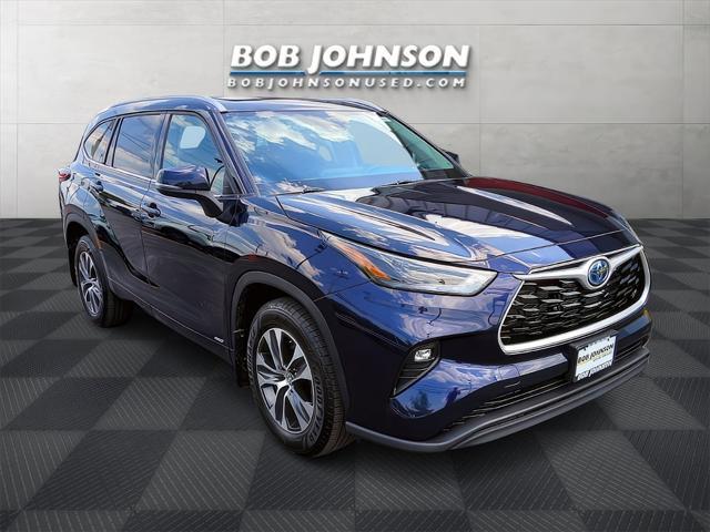 used 2022 Toyota Highlander Hybrid car, priced at $40,495