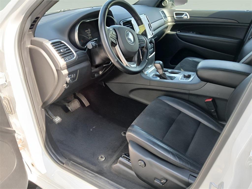 used 2022 Jeep Grand Cherokee car, priced at $27,997