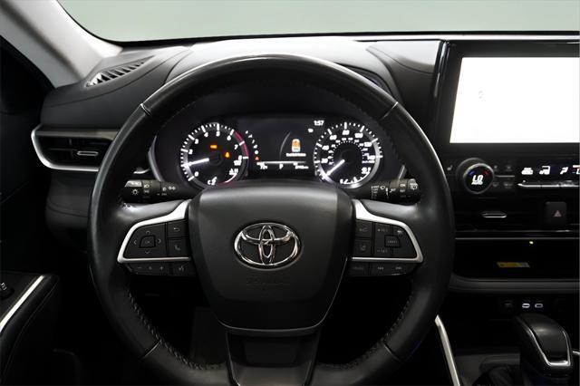 used 2023 Toyota Highlander car, priced at $39,047