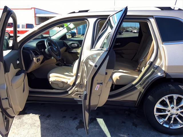 used 2019 Jeep Cherokee car, priced at $13,098