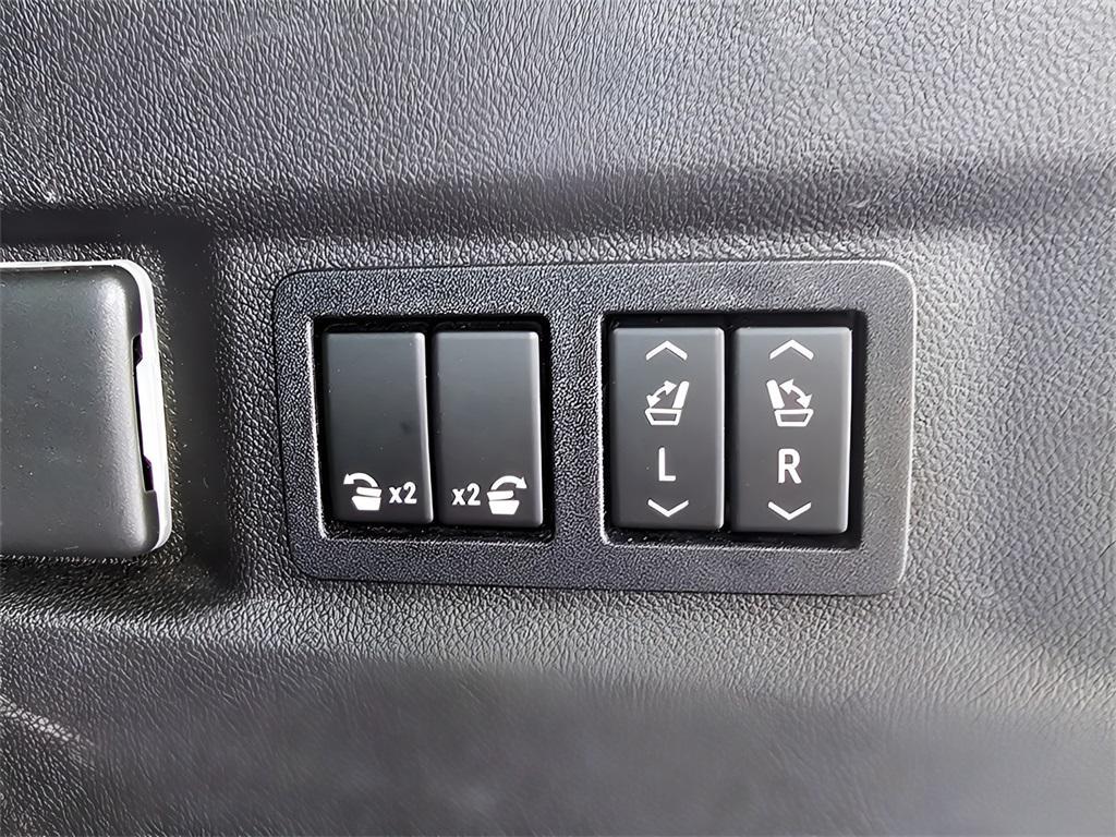 used 2021 GMC Yukon car, priced at $54,442