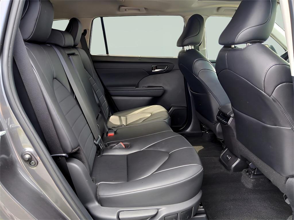 used 2024 Toyota Highlander car, priced at $41,782