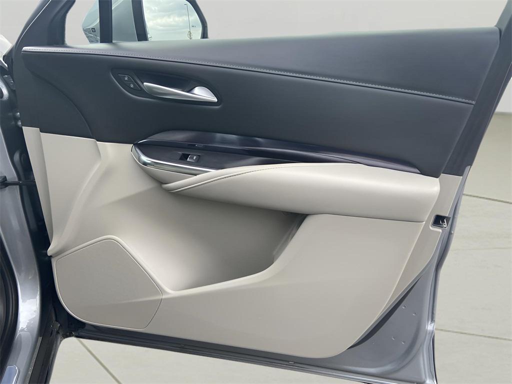 used 2023 Cadillac XT4 car, priced at $29,624