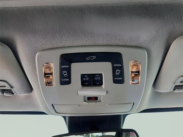 used 2022 Toyota Sienna car, priced at $37,324
