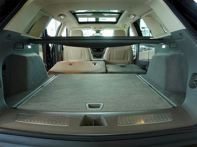 used 2022 Cadillac XT5 car, priced at $32,413