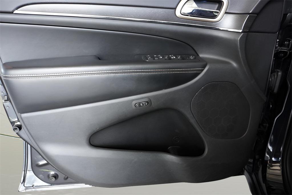used 2015 Jeep Grand Cherokee car, priced at $14,920