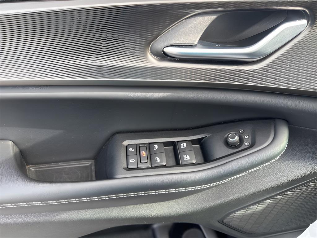 used 2023 Jeep Grand Cherokee car, priced at $32,995