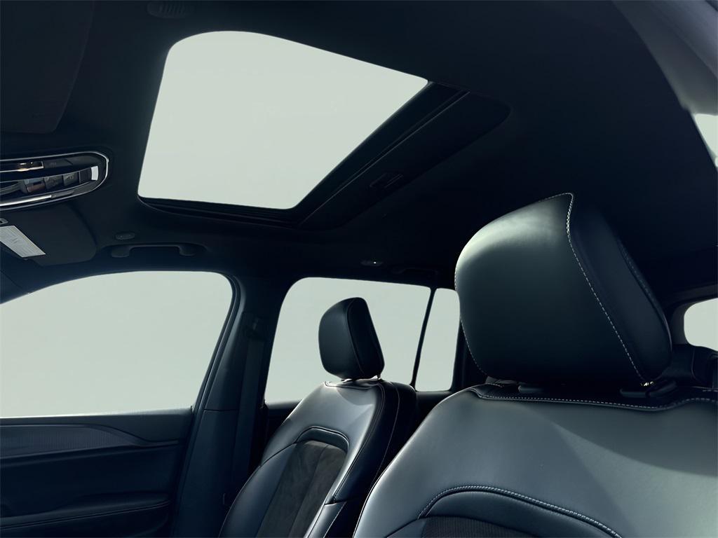 used 2023 Jeep Grand Cherokee car, priced at $32,995