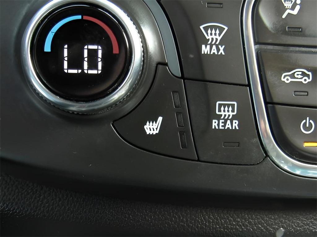 used 2023 Chevrolet Traverse car, priced at $30,586