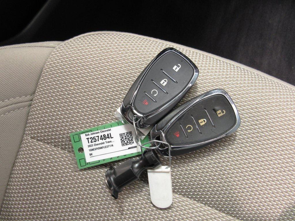 used 2023 Chevrolet Traverse car, priced at $28,183