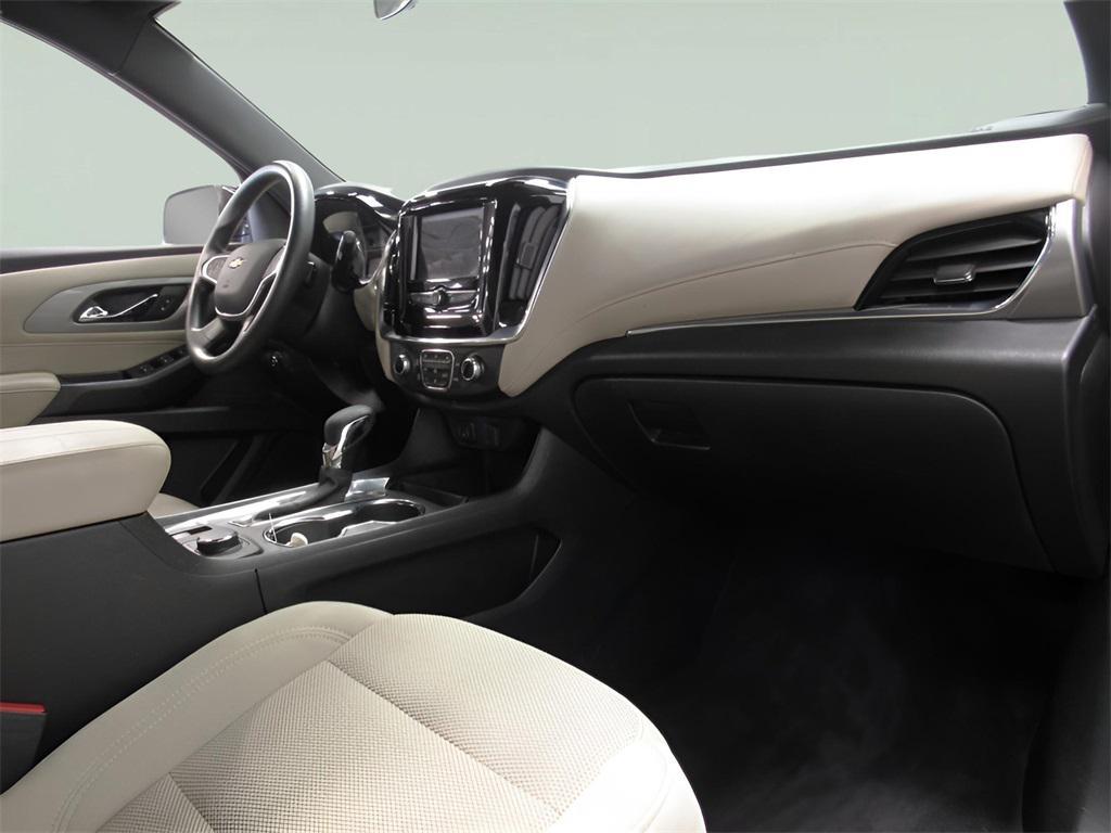 used 2023 Chevrolet Traverse car, priced at $28,183