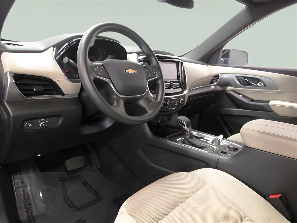used 2023 Chevrolet Traverse car, priced at $28,183