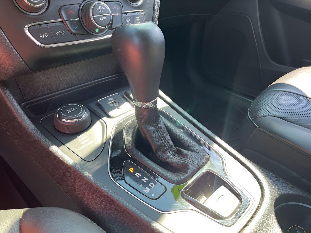 used 2019 Jeep Cherokee car, priced at $16,255