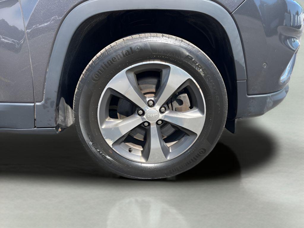 used 2019 Jeep Cherokee car, priced at $16,255