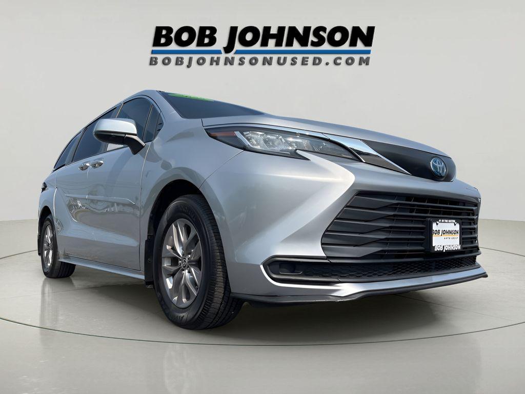 used 2022 Toyota Sienna car, priced at $35,979