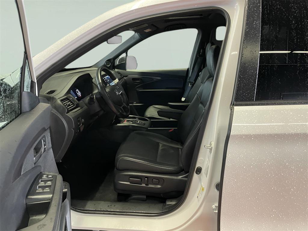 used 2023 Honda Passport car, priced at $33,567