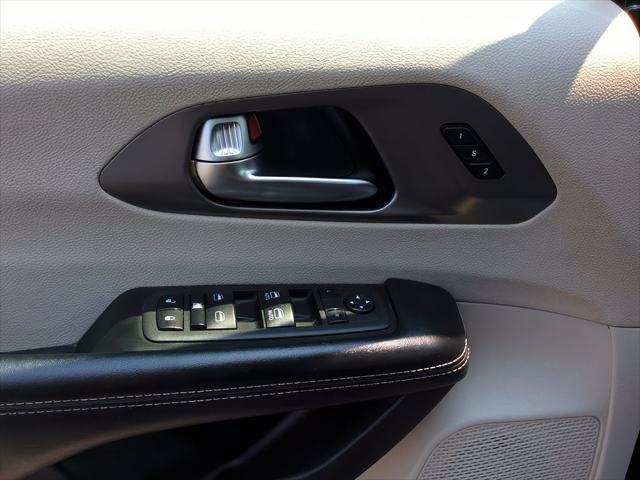 used 2022 Chrysler Pacifica car, priced at $26,066