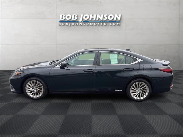 used 2019 Lexus ES 300h car, priced at $27,979