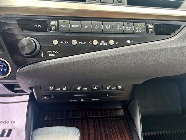used 2019 Lexus ES 300h car, priced at $27,979