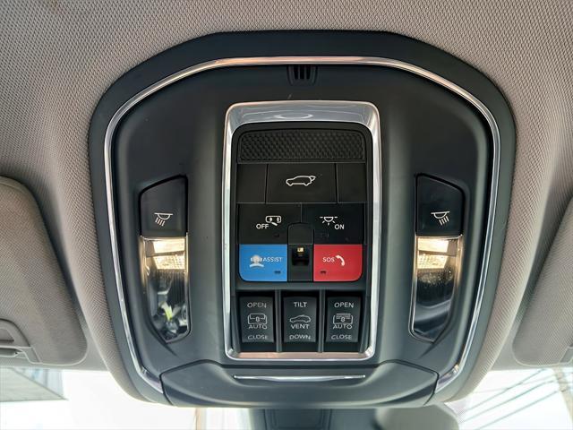 used 2022 Jeep Grand Cherokee car, priced at $32,495