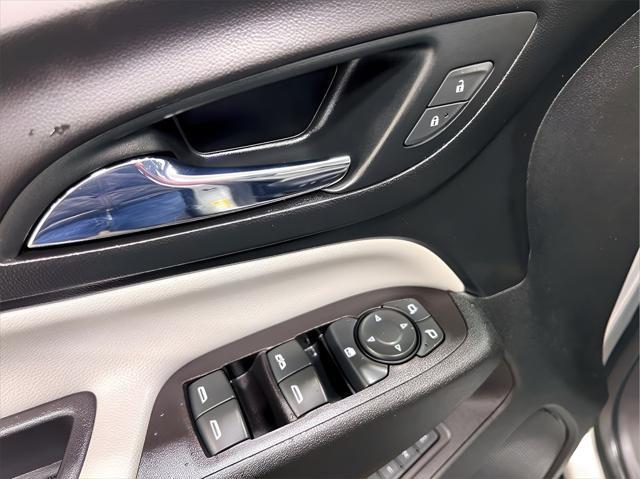 used 2018 Chevrolet Equinox car, priced at $14,000