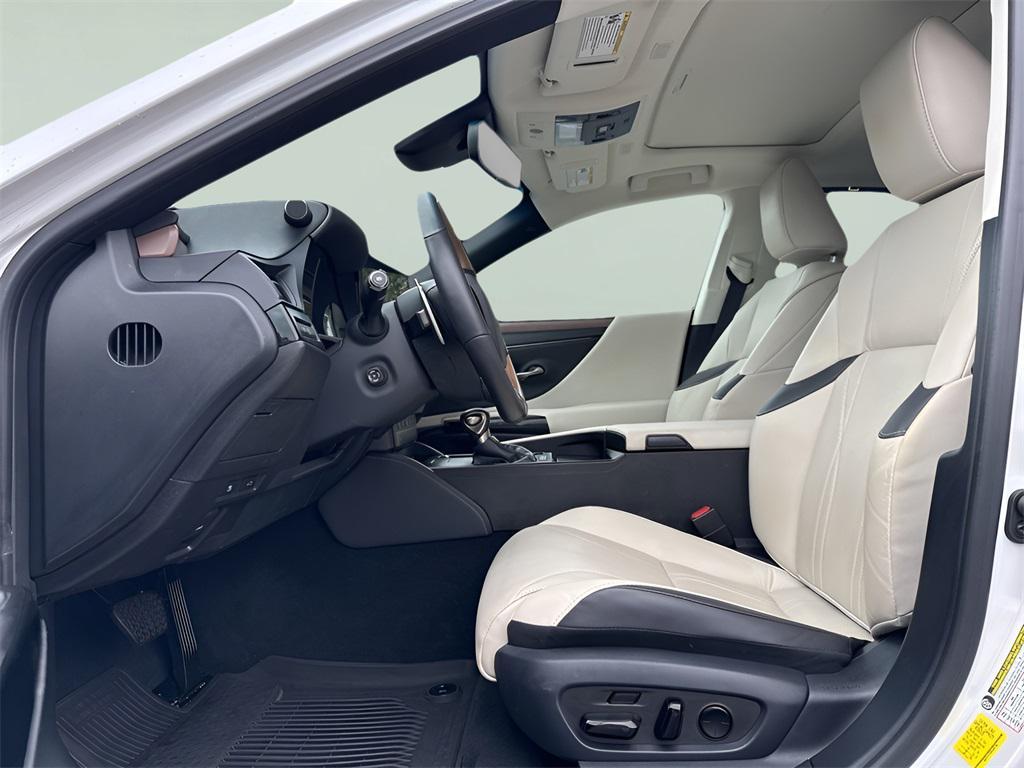 used 2024 Lexus ES 300h car, priced at $44,731