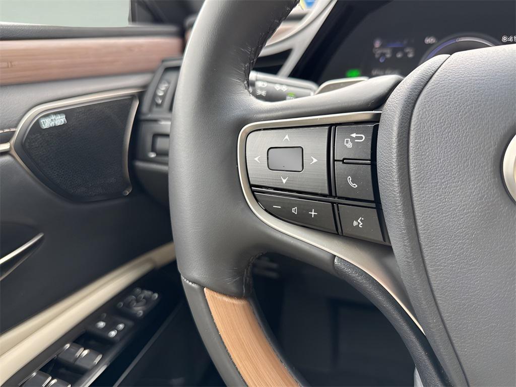used 2024 Lexus ES 300h car, priced at $44,731