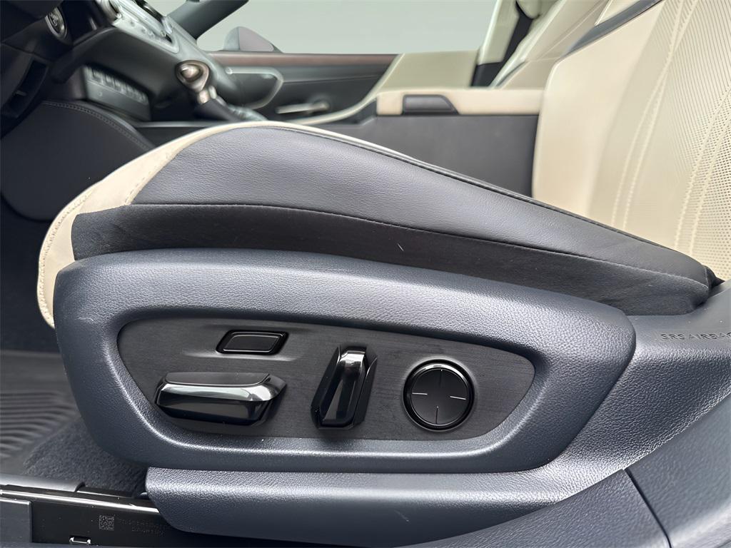 used 2024 Lexus ES 300h car, priced at $44,731