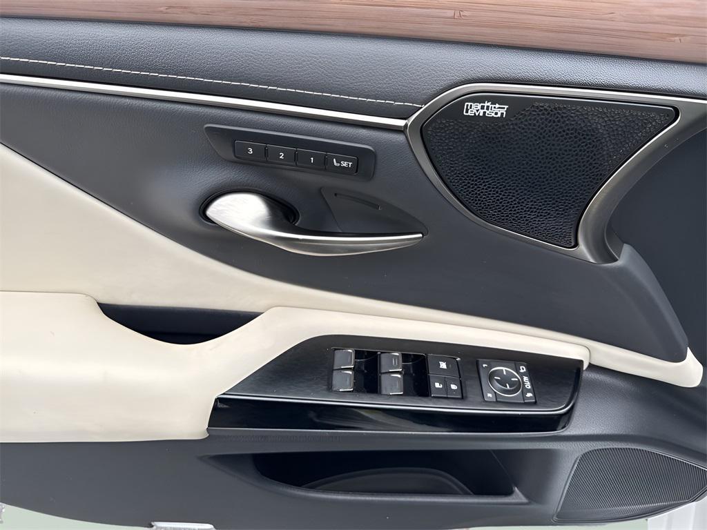 used 2024 Lexus ES 300h car, priced at $44,731