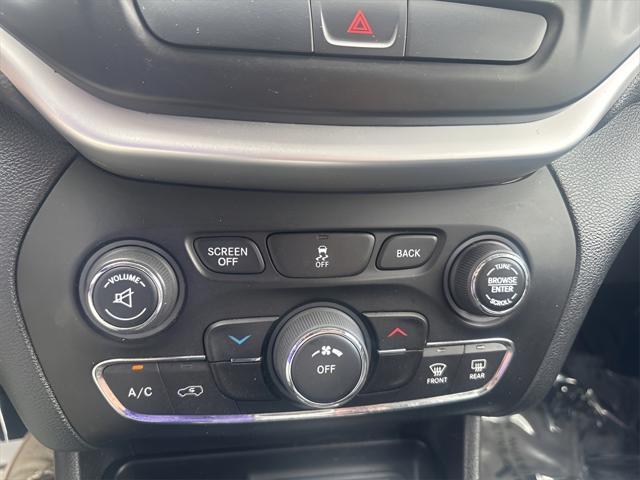 used 2016 Jeep Cherokee car, priced at $10,895