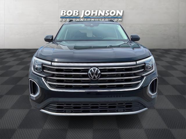 used 2024 Volkswagen Atlas car, priced at $34,512