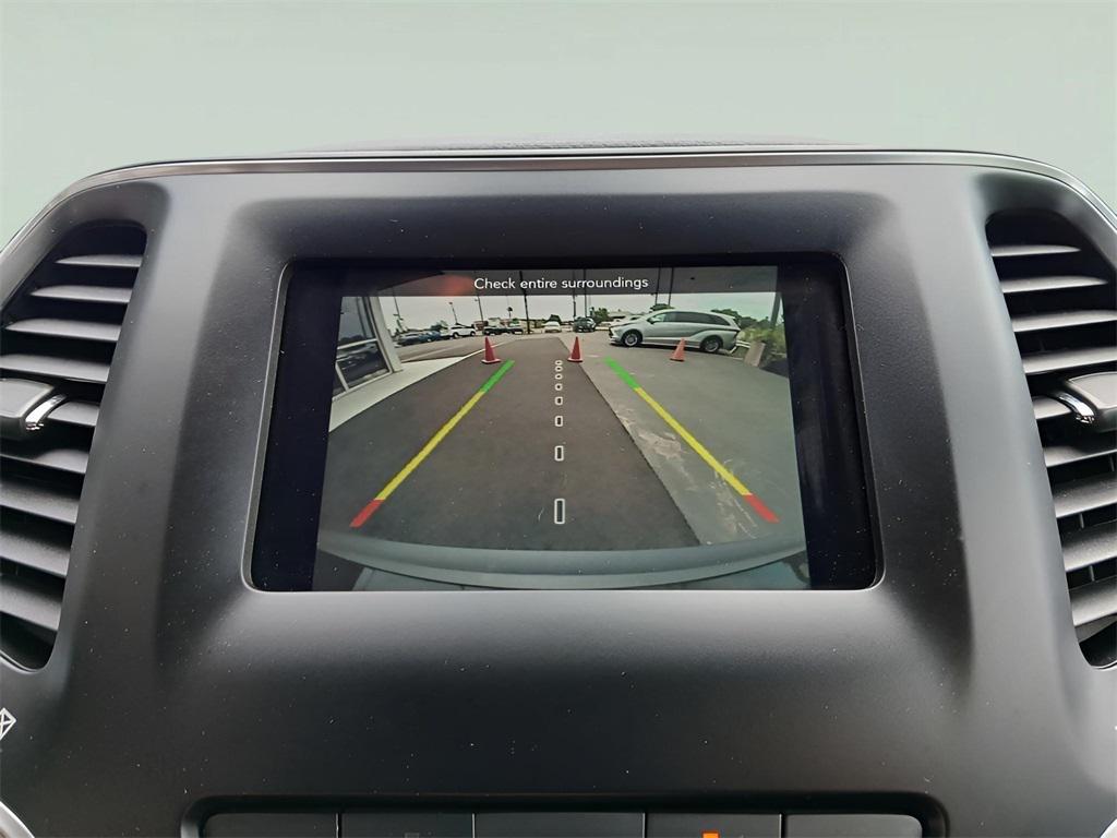used 2021 Jeep Cherokee car, priced at $16,299