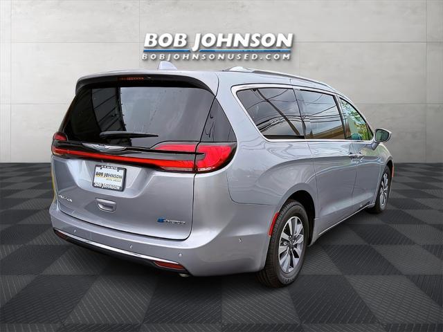 used 2021 Chrysler Pacifica Hybrid car, priced at $20,868