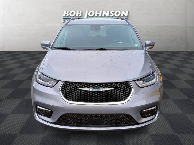 used 2021 Chrysler Pacifica Hybrid car, priced at $20,868